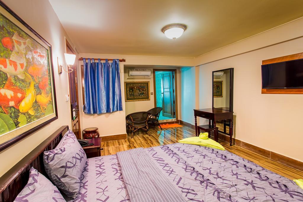 Domrai Boutique Hotel Sihanoukville Exterior photo