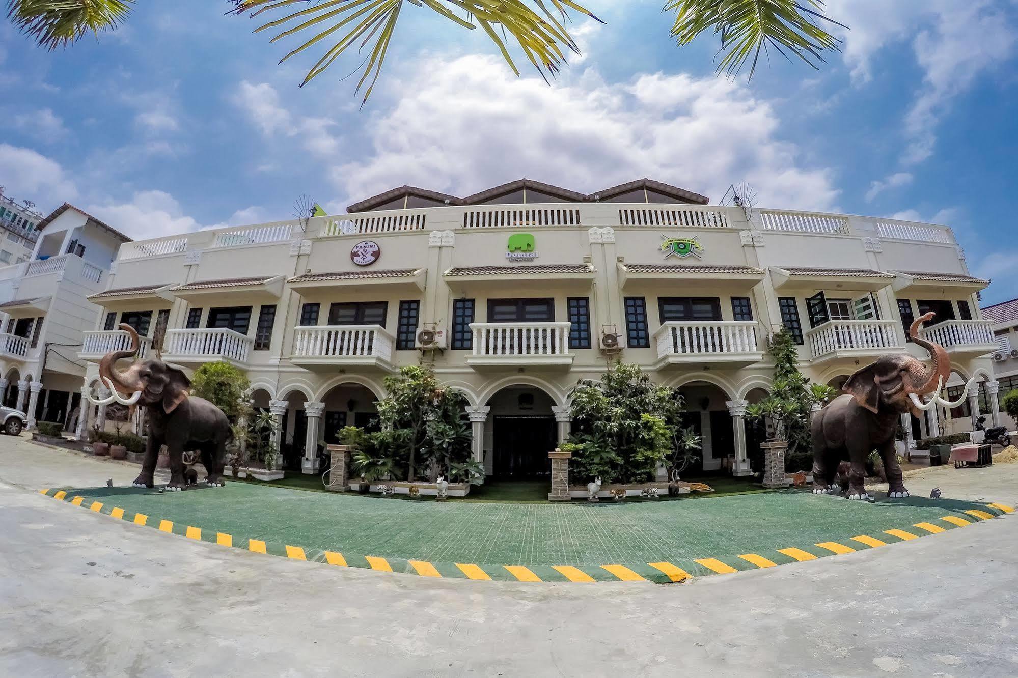 Domrai Boutique Hotel Sihanoukville Exterior photo